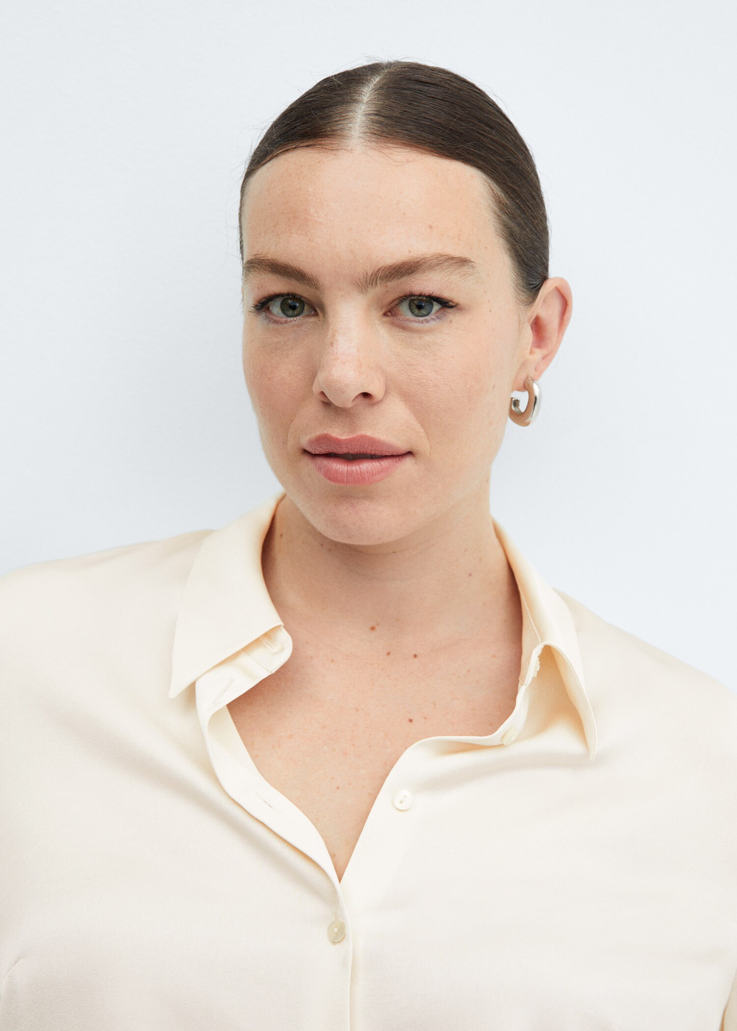 Satin finish flowy shirt | MANGO (UK)