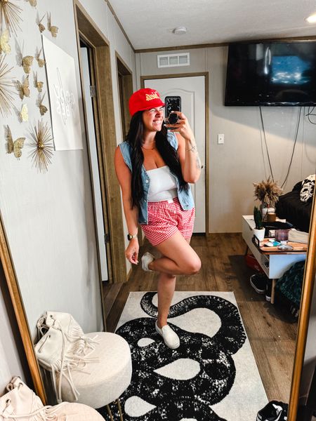 Football will be back soon and that means we get to wear all the Chiefs gear as our girl Taylor cheers on our man Travis! 

Kansas City Chiefs 
NFL 
Football season 
Trucker hat 
Travis Kelce
Taylor Swift 
Boxer shorts 

#LTKStyleTip #LTKSeasonal #LTKMidsize