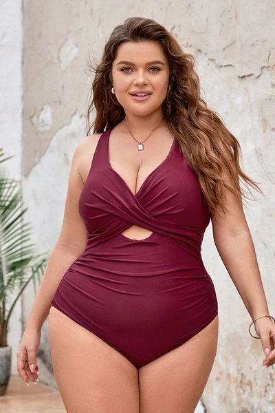 Keep It Cool Molded Twist Front Tummy Control Plus Size One Piece | Cupshe