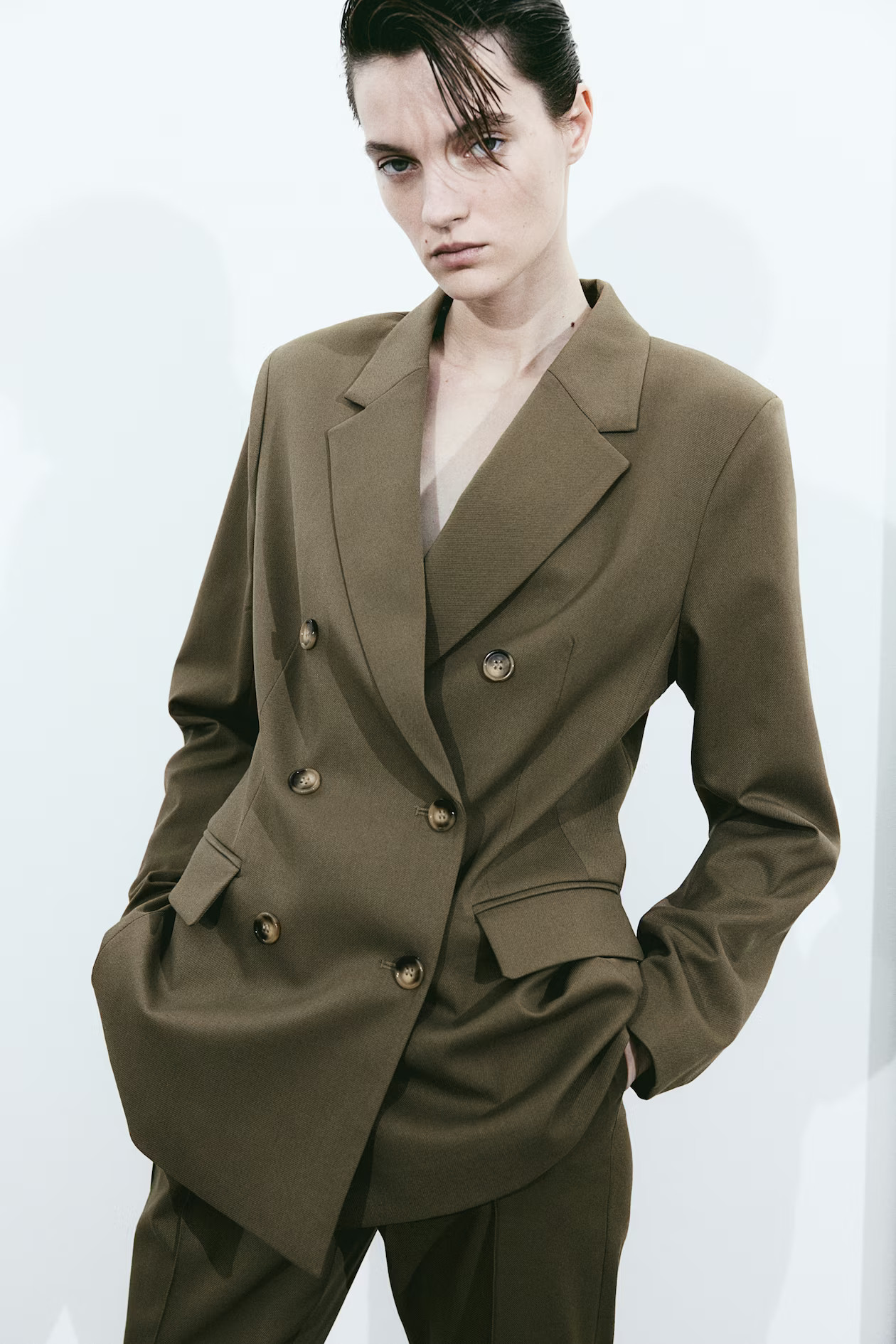 Double-breasted blazer - Dark khaki green - Ladies | H&M GB | H&M (UK, MY, IN, SG, PH, TW, HK)