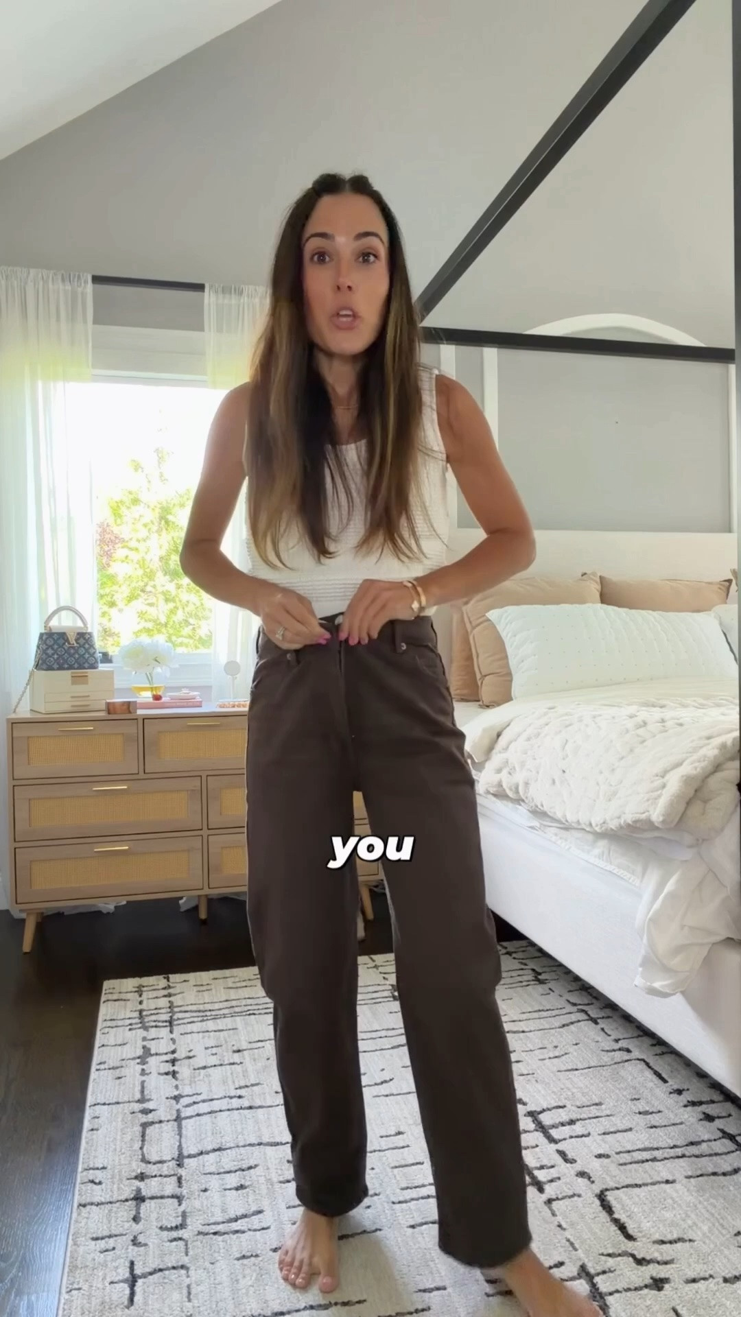 These $26 chocolate brown barrel leg jeans somehow flew completely under the radar… and I honestly can’t figure out why 🤎

They’re comfortable, flattering, and such an easy way to make your outfits feel a little more fall without spending a fortune.

If you’ve been wanting to try the barrel leg trend, this is the pair I’d start with. They’re affordable, easy to style, and look so much more expensive than they are.

💌 Comment BROWN and I’ll send you the link!
🔗

#LTKSaleAlert #LTKOver40 #LTKgrwm
