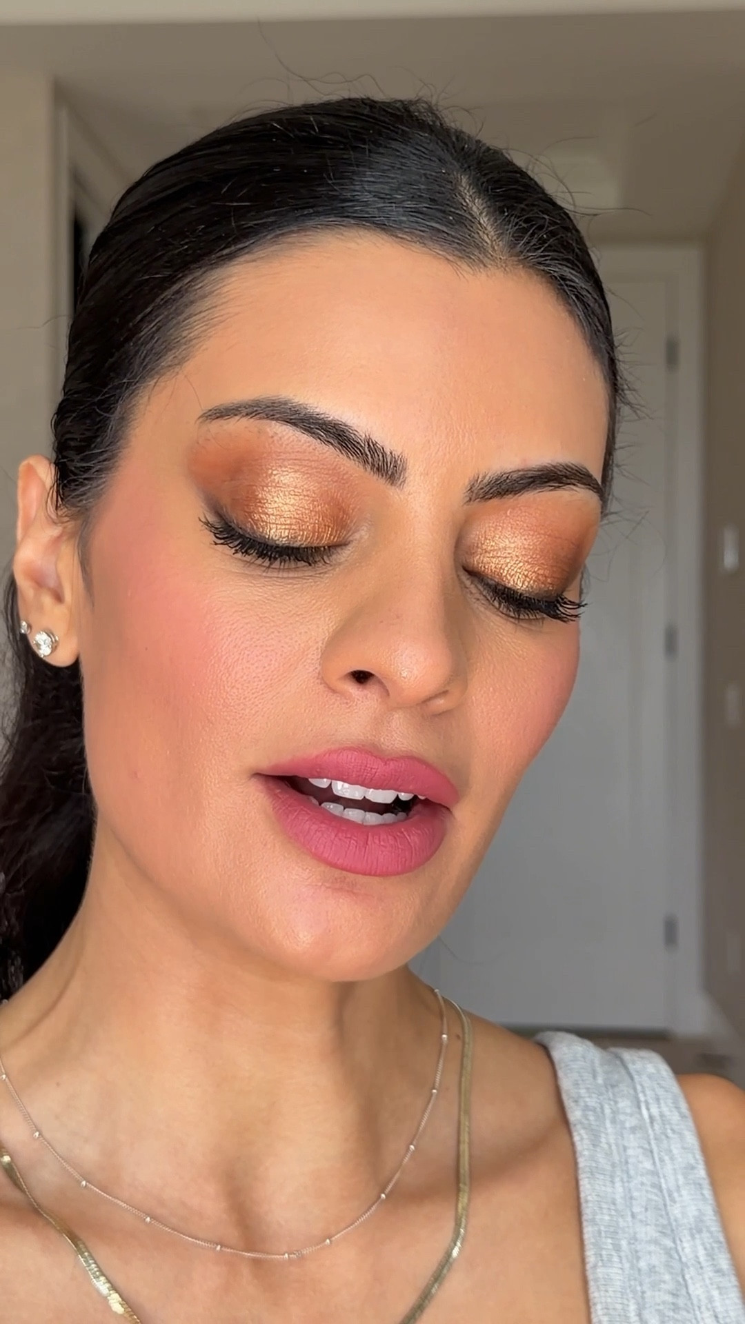 I used the Morphe eyeshadow palette in Flickering Sands! 

#LTKgrwm #LTKBeauty #LTKSeasonal