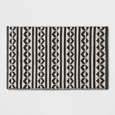 2'6"x4' Geometric Woven Accent Rug Black - Project 62™ | Target