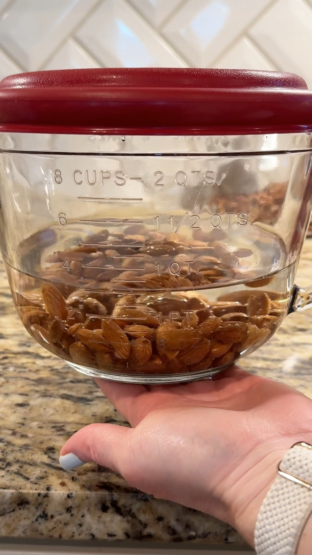 8 cup measuring cup with lid 

Great for storing soups, food and for making batter and pouring with the handle 

Easy food storage 

#LTKhome #LTKfindsunder50

#LTKHome #LTKFindsUnder50