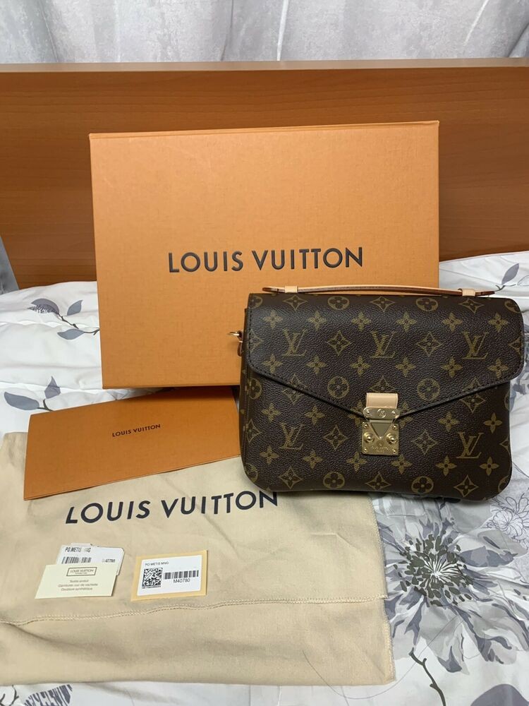 Details about   Louis Vuitton Pochette Metis in Monogram Canvas
			
		
					
	
	
		
		
		
		
		
... | eBay US