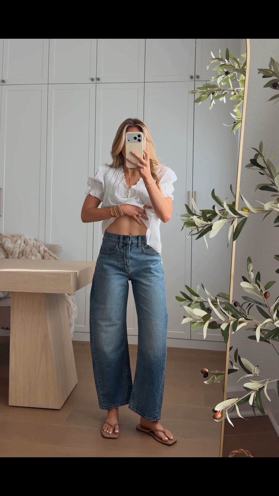 heard code GOOGLEAF works at abercrombie this weekend 👀 
top: xs // jeans: 26 short (5’3)