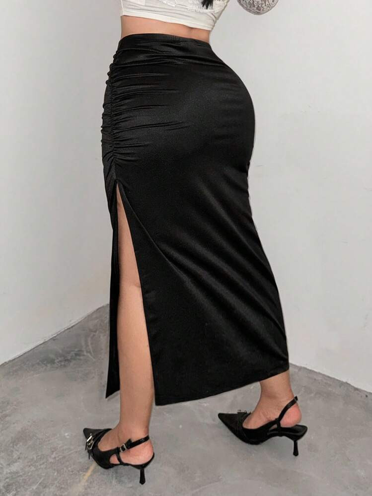 SHEIN EZwear Plus Size Women's Black Satin Pleated Waist Long Skirt | SHEIN