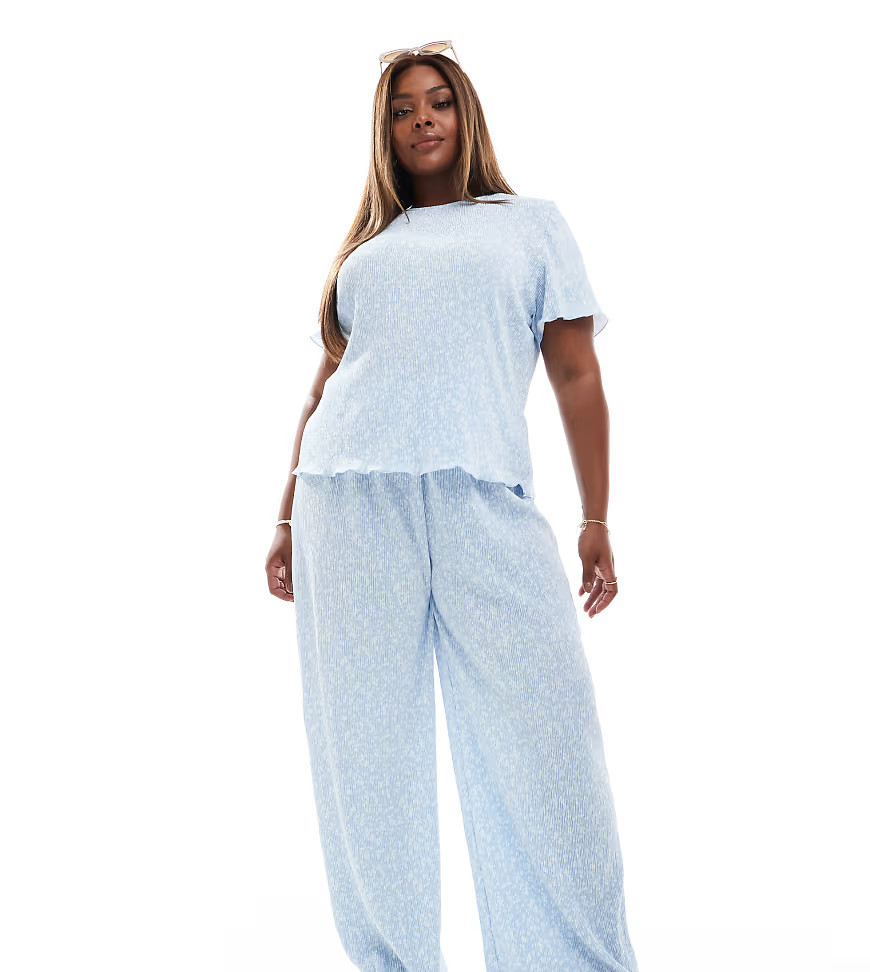 Pieces Curve mini plisse wide leg pants in ditsy blue flower print - part of a set | ASOS (Global)