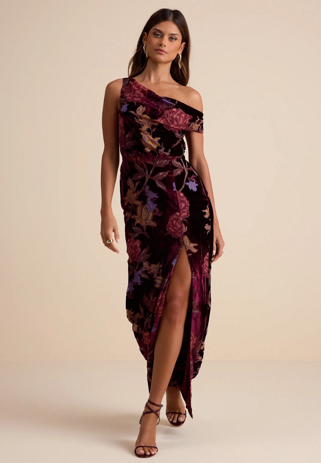 Fall wedding guest dress #maroondress #weddingguestdress #burgundydress #fallwedding 

#LTKWedding #LTKFindsUnder100