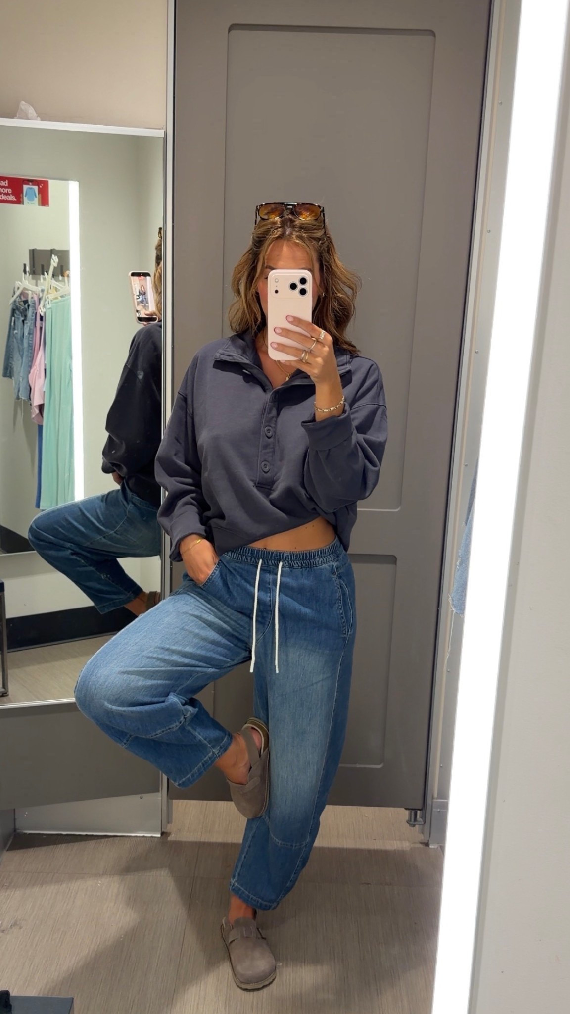 barrel jeans are having their moment and honestly… I get the hype 
the fit? effortlessly cool.
the vibe? “I didn’t try, but still look put together.”

#LTKootd #LTKdayinmylife #LTKgrwm