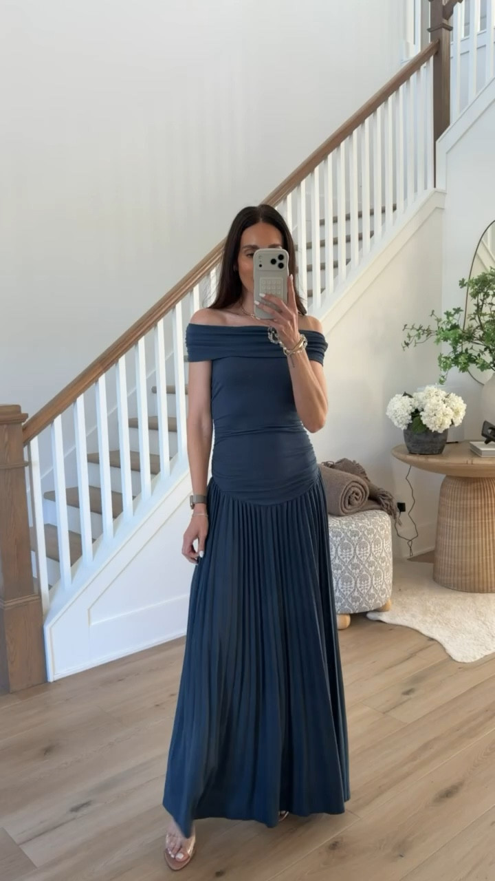 Event dress, I'm wearing size XS.

off shouldet dress, maxi dress, special occasion dress, summer knit dress, dinner date, annabrstyle

#LTKOver40 #LTKootd