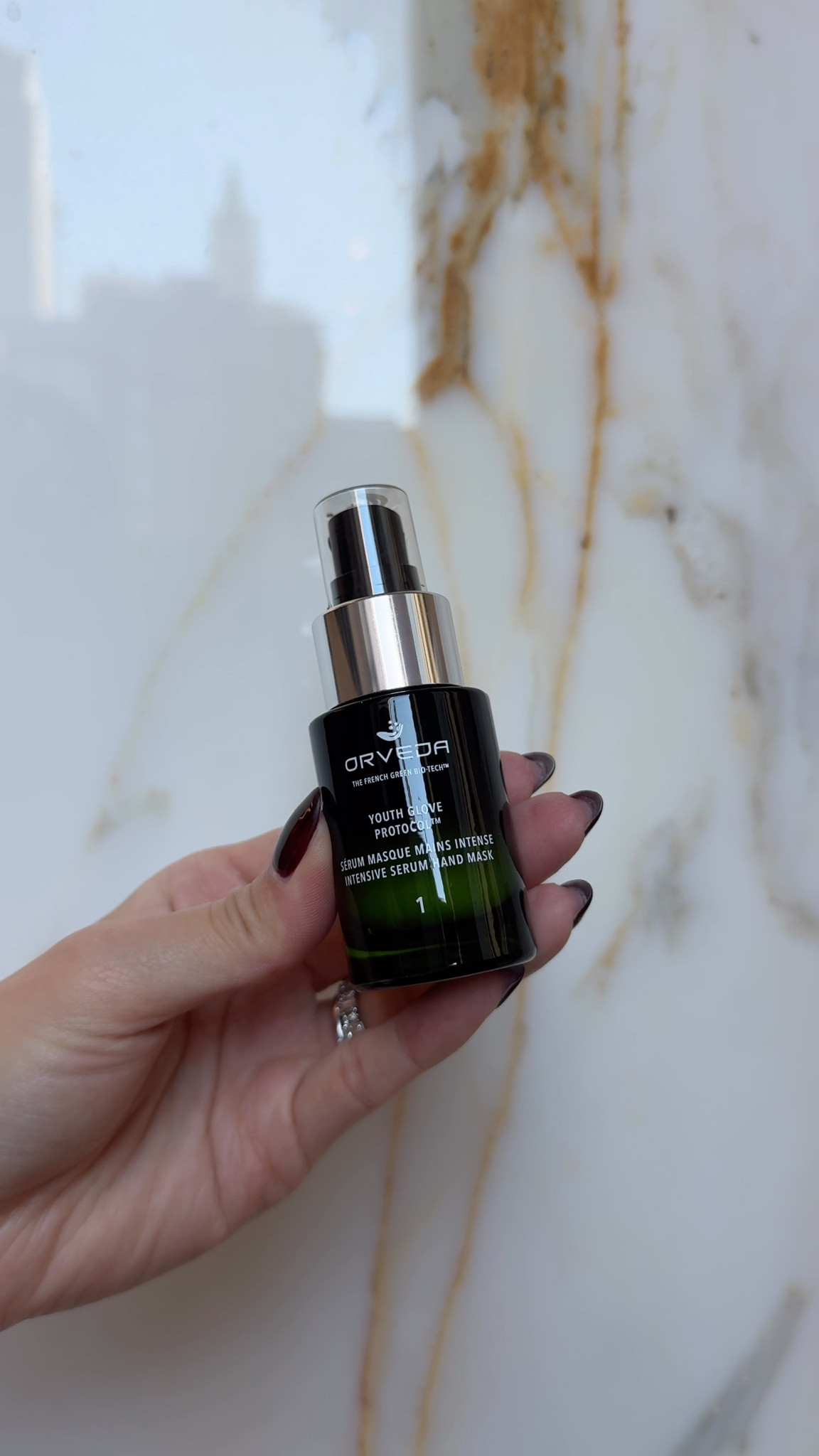 After having Kaia, my hands have gotten so dry from washing my hands so often. When I heard @orvedaskincare launched on Nordstrom.com I had to try it 🧴

#IAMORVEDA #ADVANCEDSKINCARE #FRENCHBIOTECHNOLOGY #TAILOREDSKINCARE #NORDSTROMPARTNER
