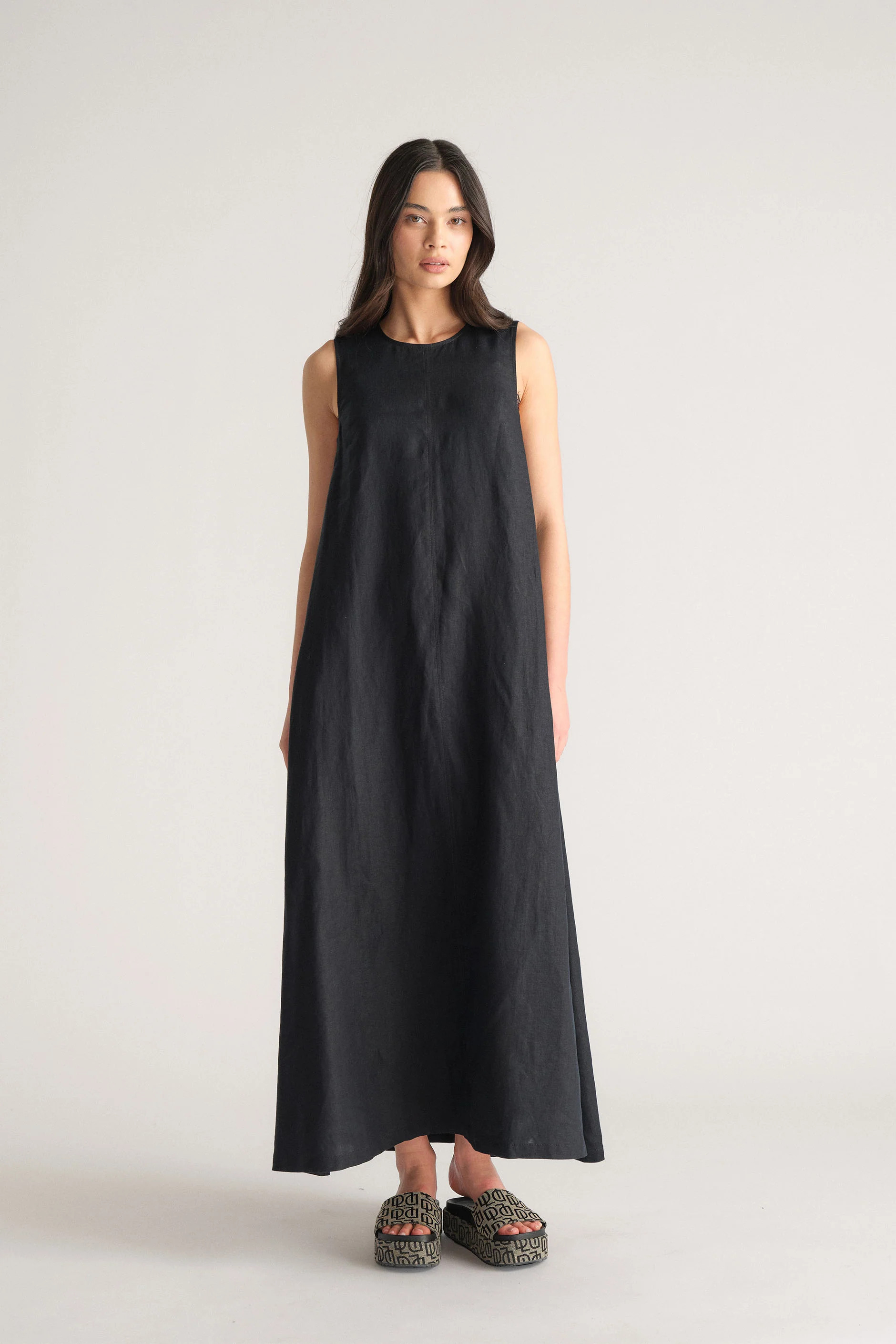 D-Luxe Linen Maxi Dress - Black | DECJUBA