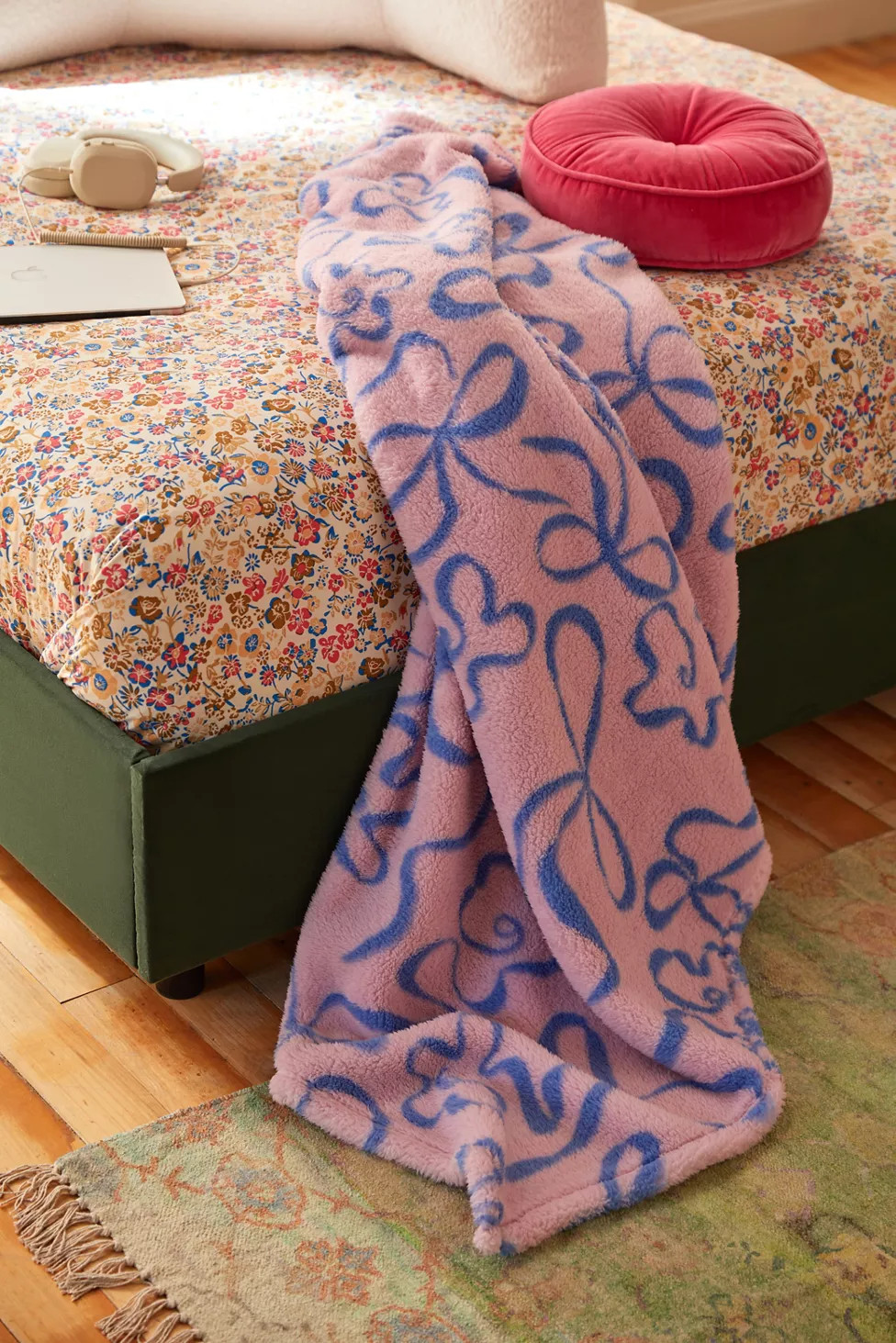 Printed Super Plush Throw Blanket | Urban Outfitters (US and RoW)
