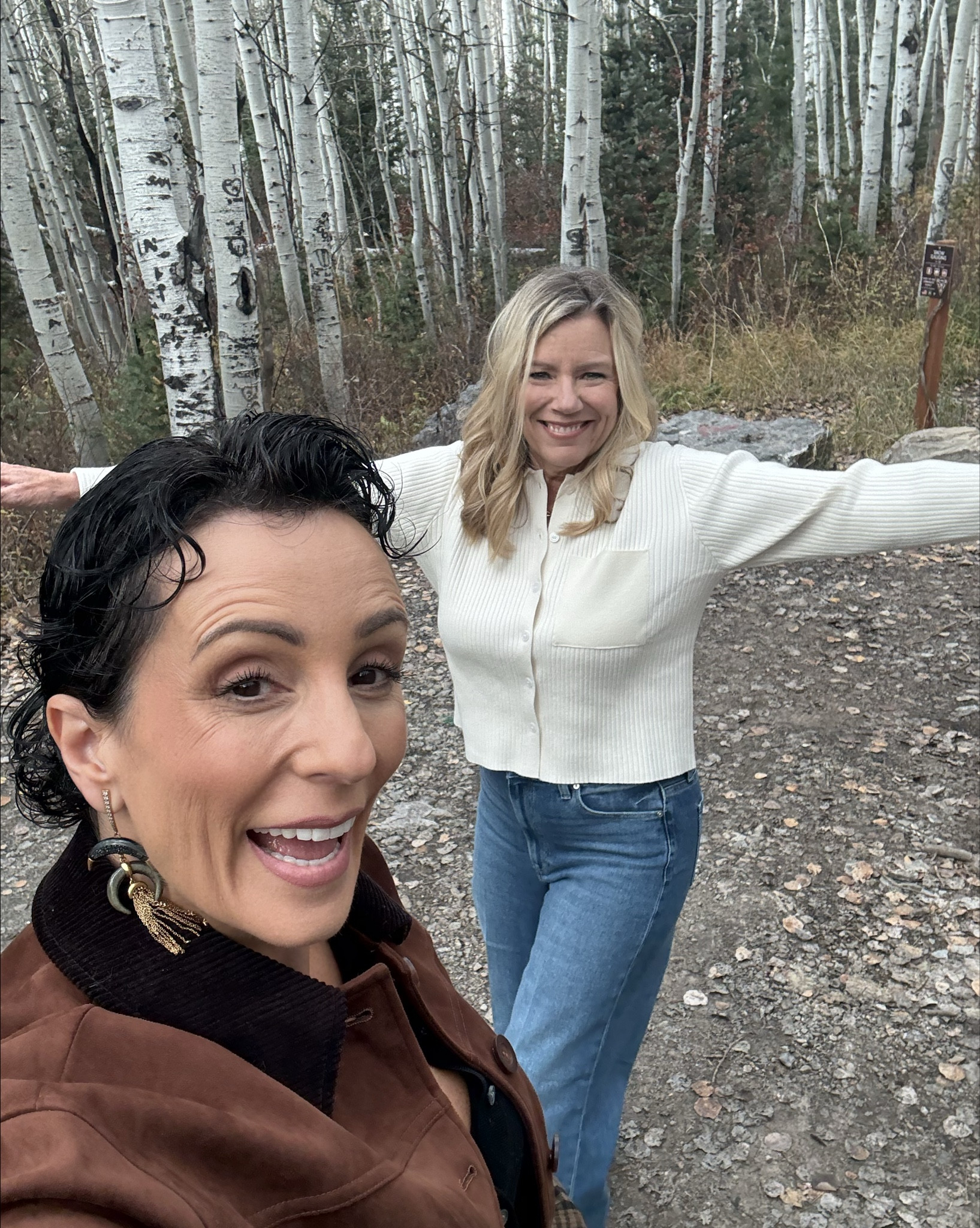 Kathy took me to dinner at beautiful Sundance resort - but first we took the stunning scenic route during the most spectacular season in Utah, Fall 🍁 🍁🍁