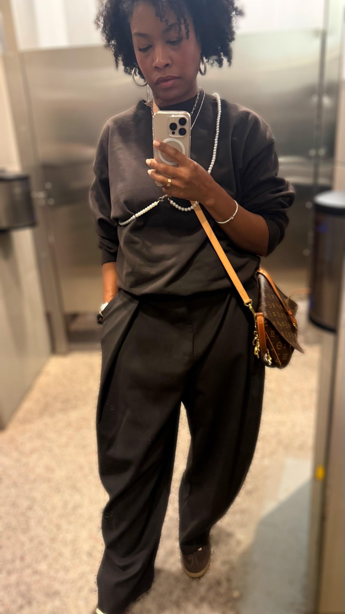 Chocolate brown from top to bottom. Easy pieces, cohesive color, and zero guesswork.

Tip: Bring easy pieces that can be  mixed and matched when traveling. You wore a shirt twice? So what?!

#LTKootd #LTKTravel