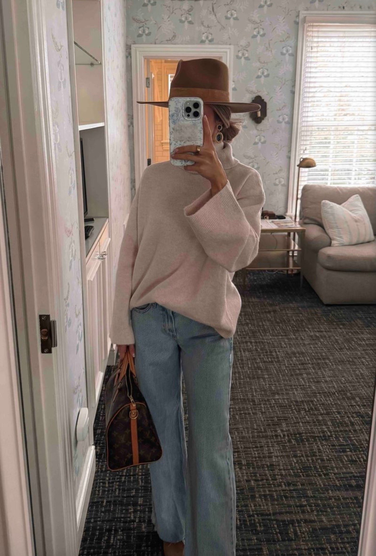 These Abercrombie jeans are that good — flattering, comfortable, and an easy everyday staple 🤍 Even better? They’re on sale and you can stack the extra code DENIMAF for additional savings. A classic straight-leg fit that works with sweaters, tees, boots, or sneakers year-round.

Abercrombie jeans, Abercrombie denim, Abercrombie sale, straight leg jeans, high waisted jeans, everyday denim, fall denim, casual outfit, neutral outfit, classic jeans, wide leg jeans, affordable denim, denim on sale, wardrobe basics, capsule wardrobe, LTK sale finds, denim deals, DENIMAF code

#LTKSaleAlert #LTKootd #LTKgrwm
