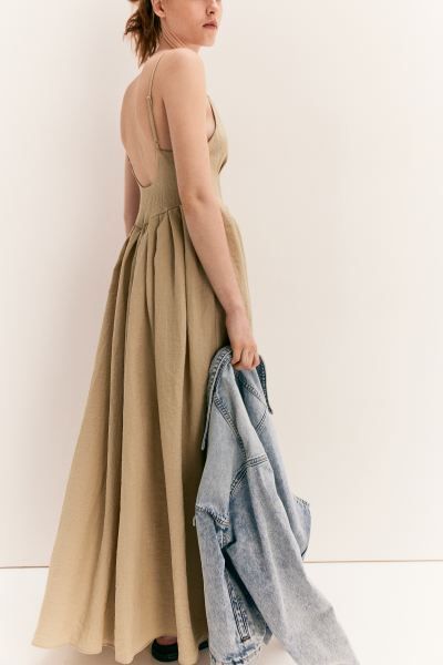 Crinkled Dress with Pleated Skirt - Beige - Ladies | H&M US | H&M (US + CA)