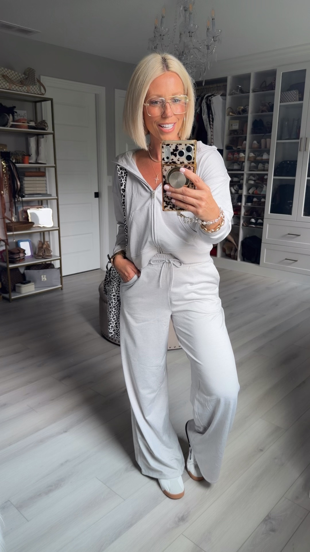 Wearing size small

#LTKmomlife #LTKfitnessgoals #LTKActive