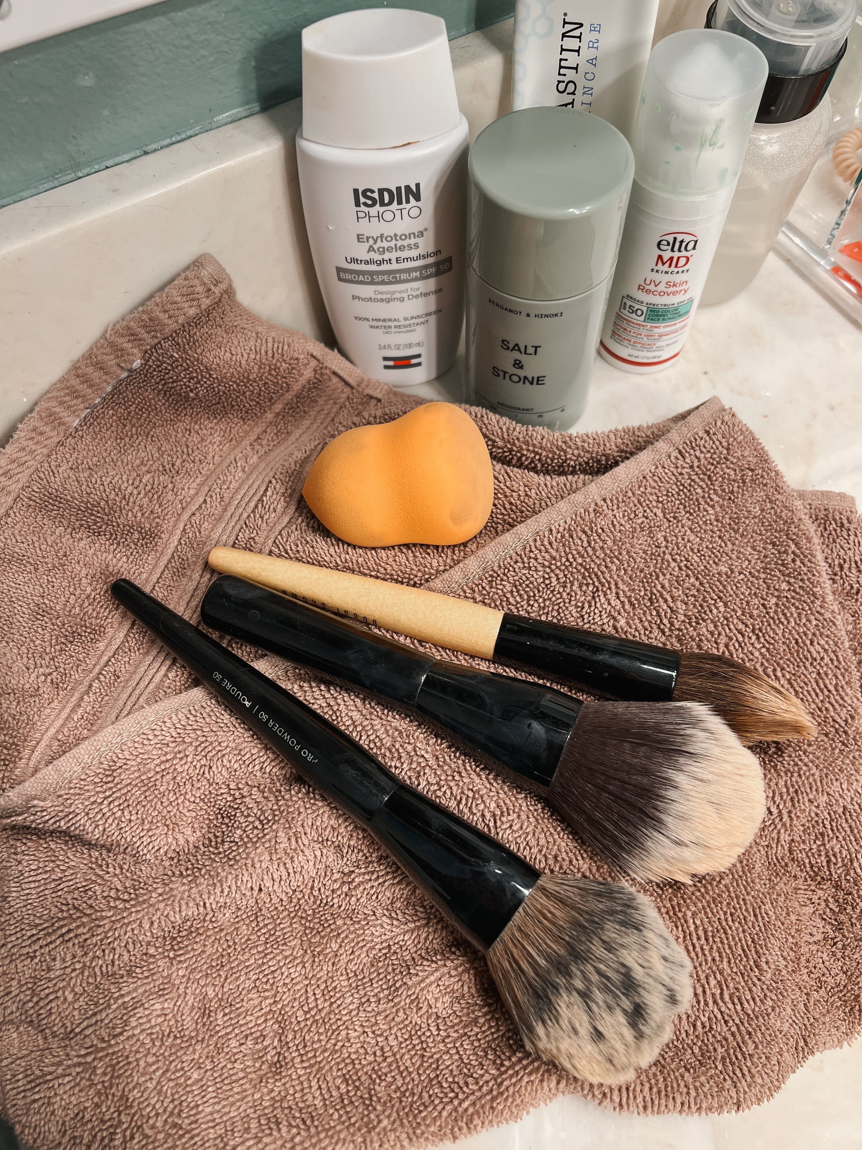 Friendly Reminder to Clean Your Makeup Brushes & Sponges! // Cleaning makeup brushes and sponges is a simple but important task in any beauty and skin care routine. If you’re wondering why and how to clean makeup brushes, I’m happy to tell you it’s even easier than you might think! Cleaning makeup brushes makes a huge difference both in how the makeup itself is applied as well as general skin health.
 

 #LTKSeasonal #LTKFindsUnder100 #LTKBeauty