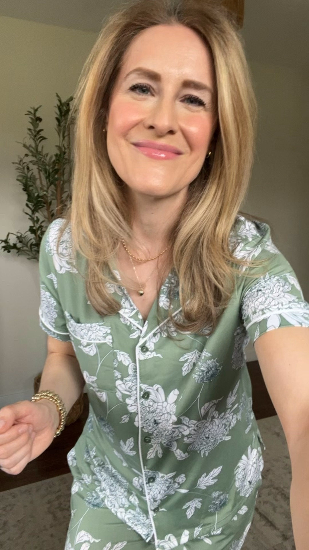 20/10 for these Walmart pajamas! Love the notch collar style; choose from shorts or capri pants. Fit is true to size, I’m a small. Mother’s Day gift idea! #walmartfashion 