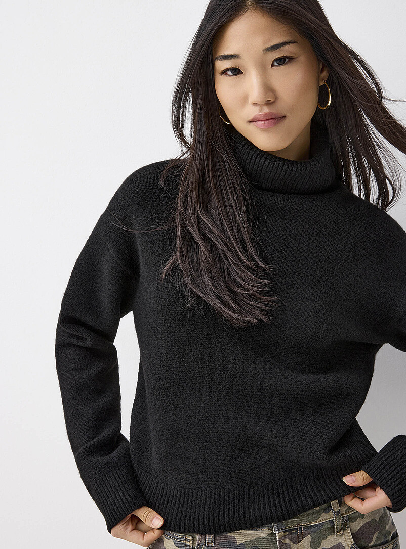 Boxy-fit turtleneck sweater | Simons