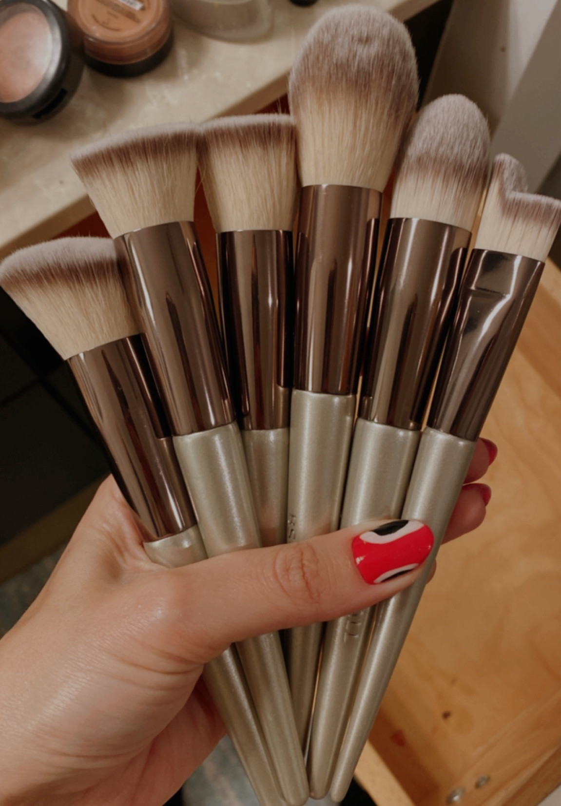 Kit de 18 pincéis premium em champagnhe #LTKmakeup #LTKAmazon 
