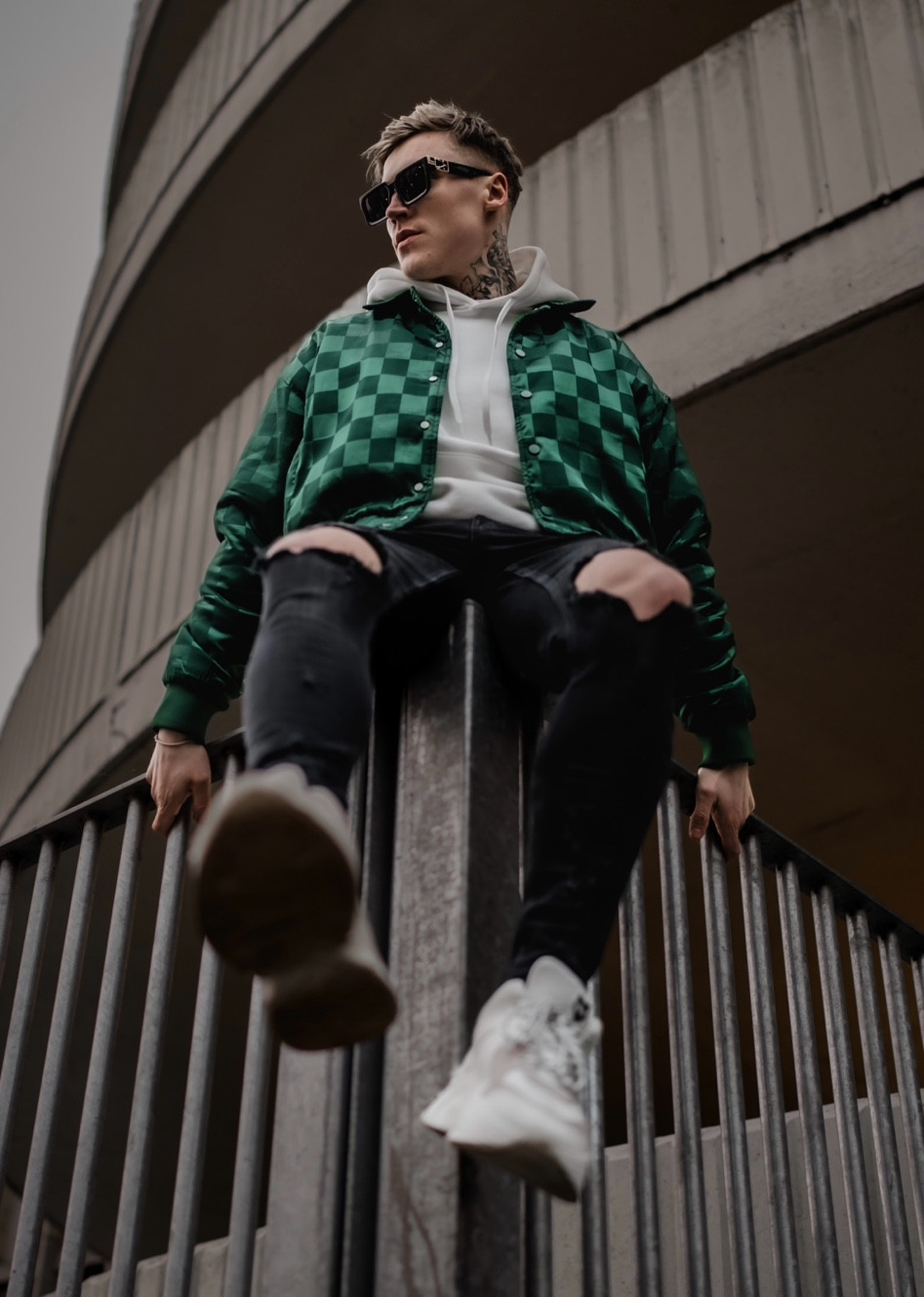 Men streetstyle
Green jacket 
Black jeans


#LTKSeasonal #LTKmens #LTKstyletip