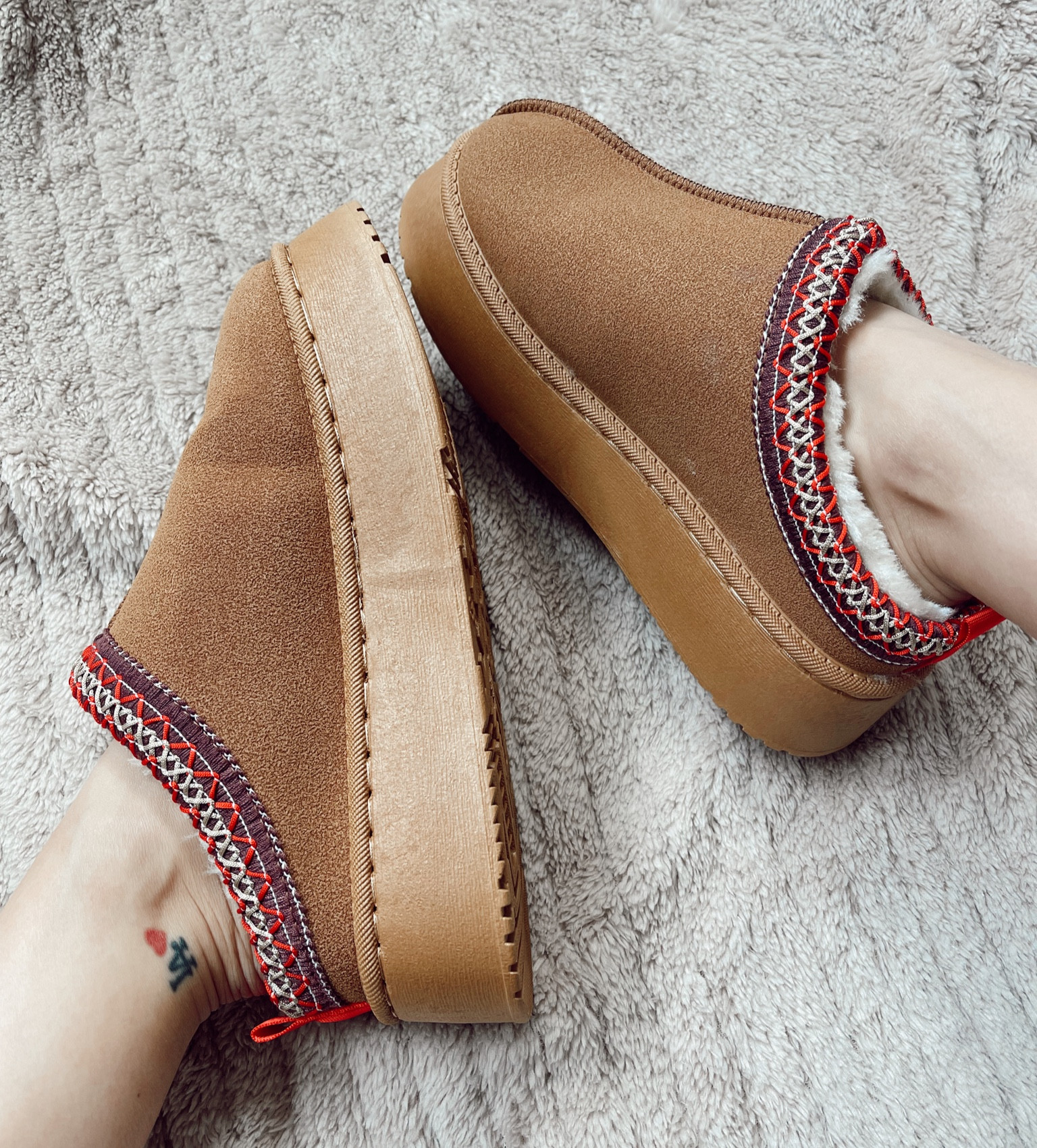 Platform slippers. Ugg tazz dupe slippers. Winter slippers. Affordable platform slippers

#LTKSeasonal #LTKfindsunder50