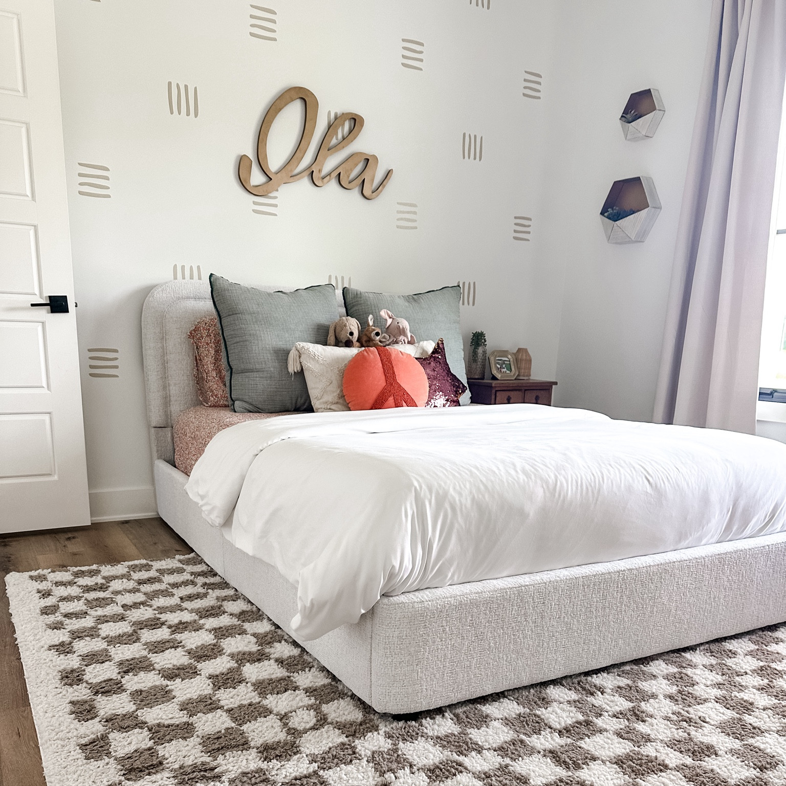 Boucle headboard and frame under $300 😱

#LTKSummerSales #LTKKids #LTKHome
