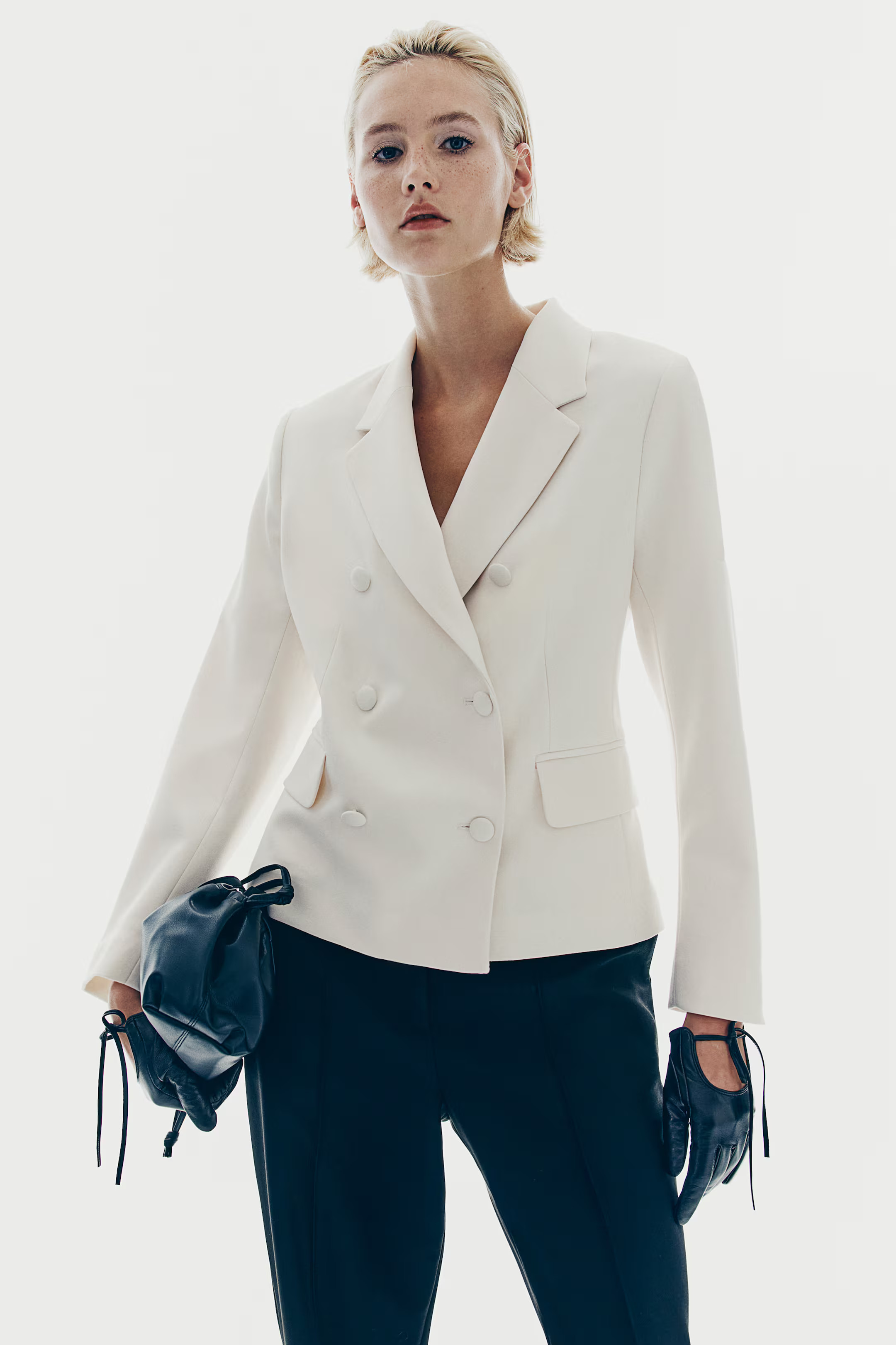Fitted blazer | H&M (UK, MY, IN, SG, PH, TW, HK)