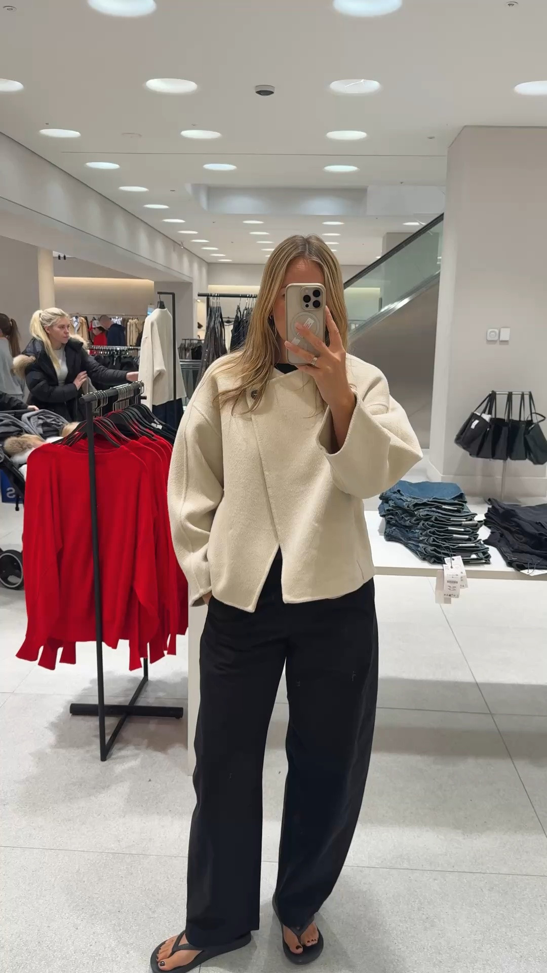 Lovely new in Zara jacket 
It’s oversized - I’m wearing a medium here. 

Wool blend coat jacket 
Try on

#LTKautumn #LTKFashionMonth #LTKworkwear
