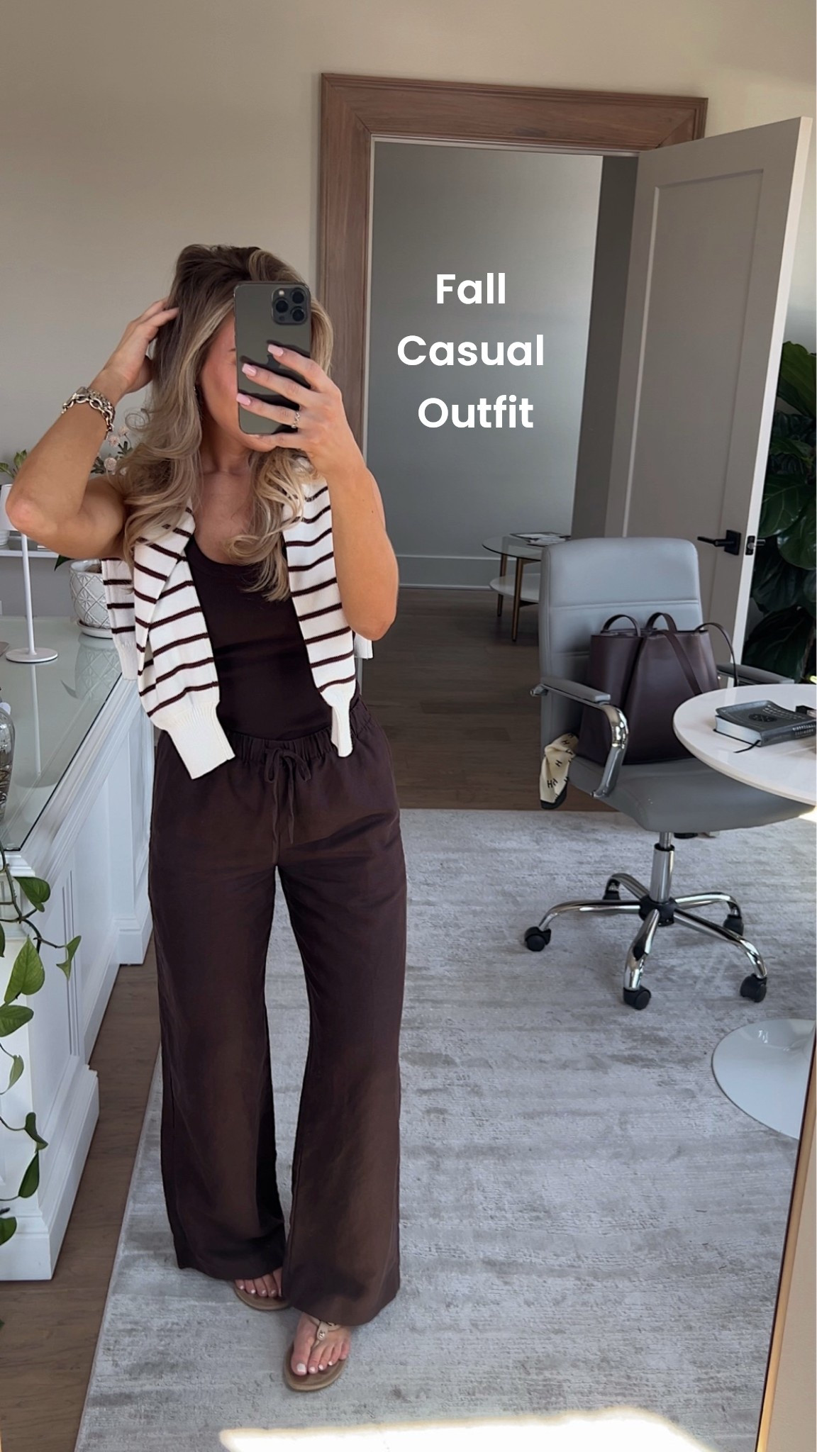 Cute early fall casual outfit using staples in my closet! 🙌🏻 

Wearing size XS in lodge pants! 

Fall outfits, casual outfit, lodge pants, aritzia

#LTKootd