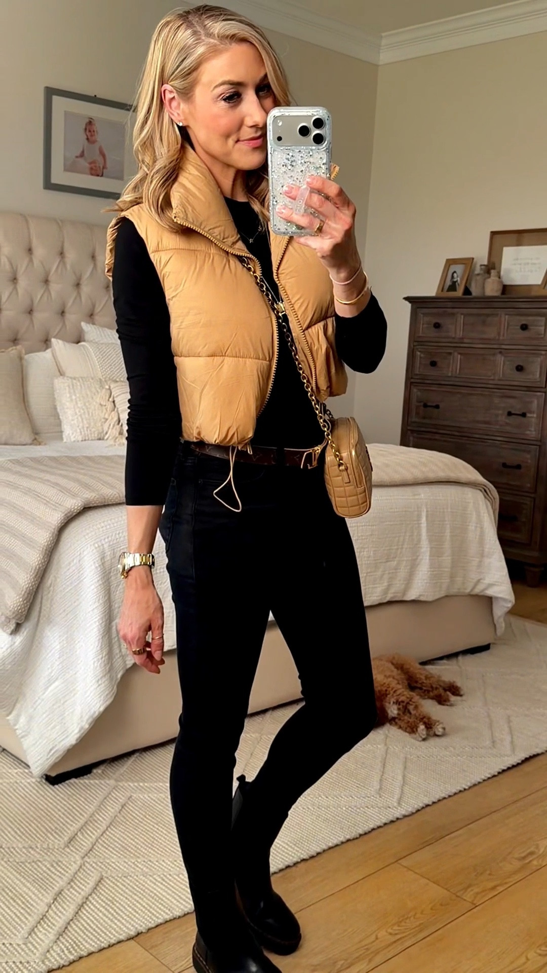 👀 If you’re cold inside but don’t want a jacket… this is it! 👏🏻 Under $30!
Rushing out the door to a PTA night but had to show you this cropped vest from Amazon 🤍
So cozy for inside, easy to throw on for the car, and I love the adjustable drawstring for a custom fit.

Comes in a bunch of colors, layers perfectly, and instantly makes a simple outfit feel styled
Linked in my LTK & Amazon storefront ✨
#croppedvest #womenstyle #winteroutfit #essentials #ltk 

#LTKootd #LTKSaleAlert #LTKgrwm