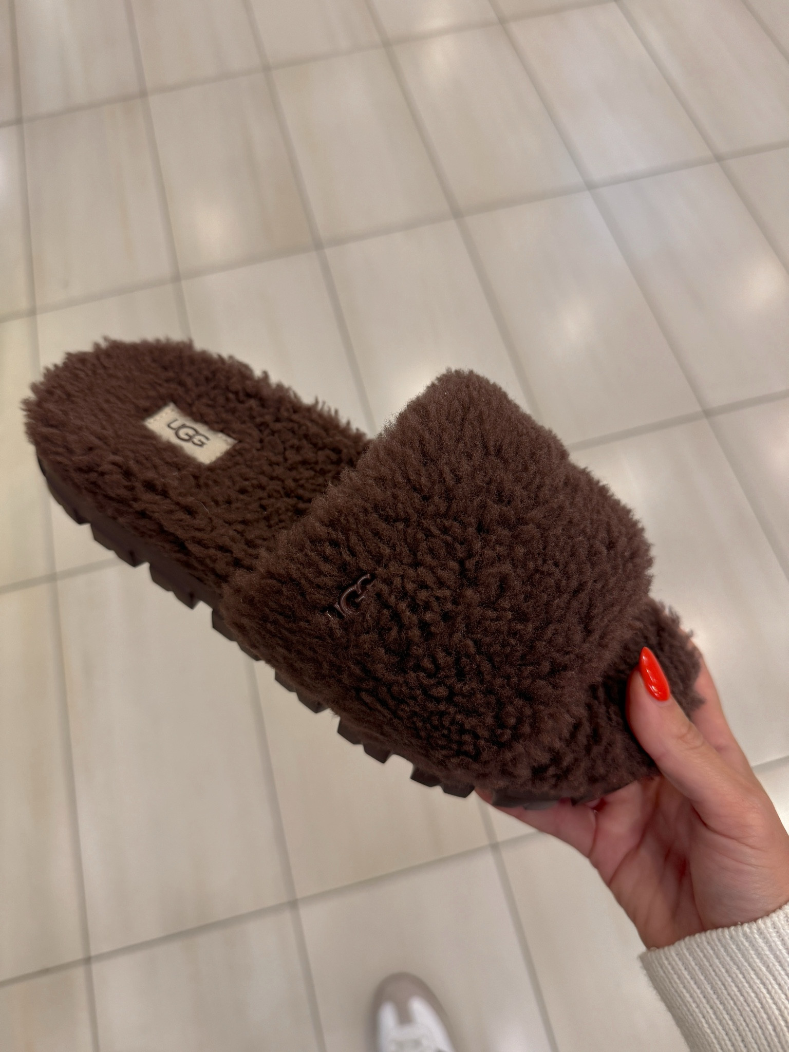 NORDSTROM SALE UGG SLIPPERS!!!
Chocolate brown slippers under $70!

#LTKxNSale #LTKSummerSales #LTKShoeCrush