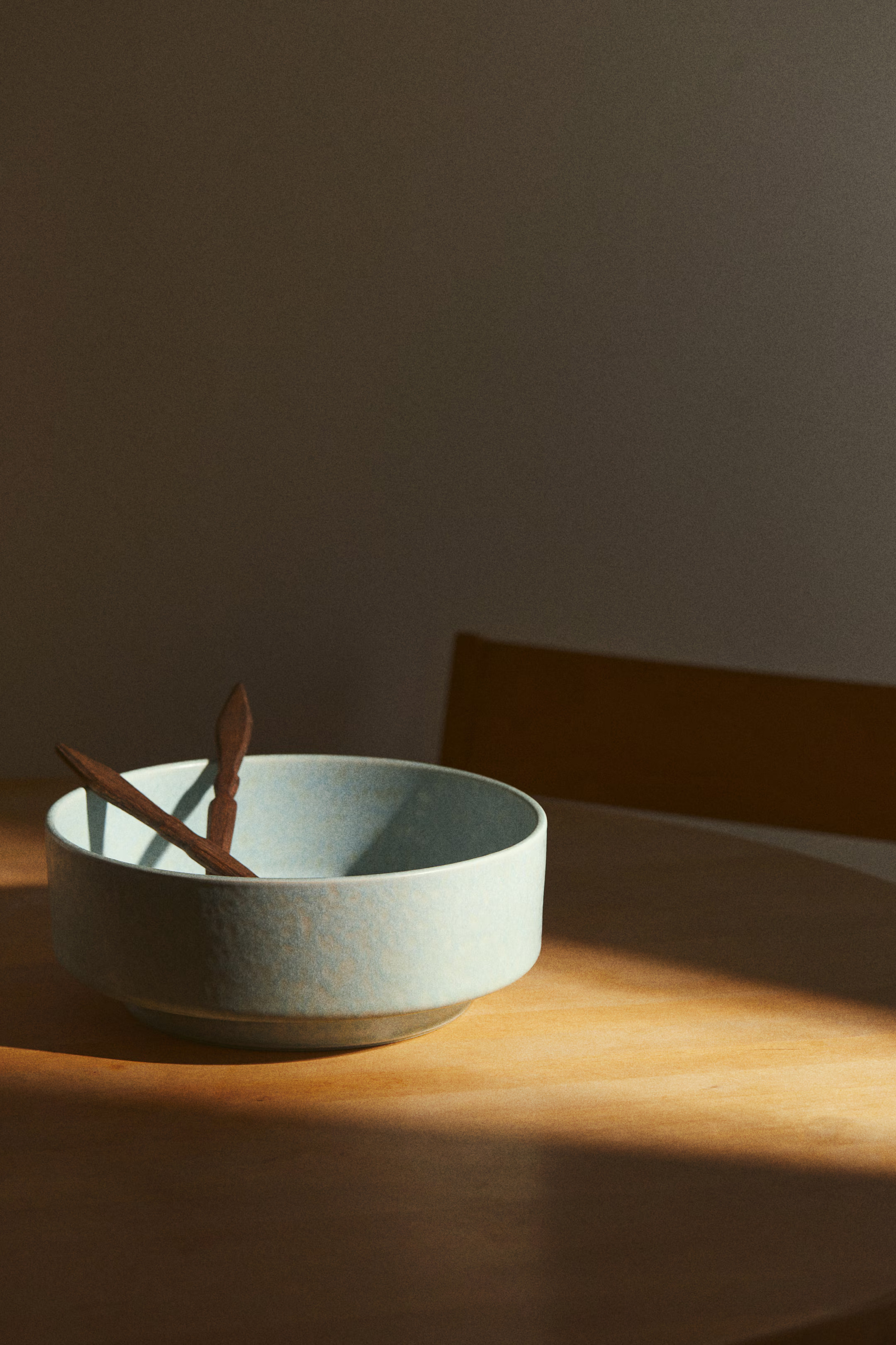 Reactive-glaze Stoneware Serving Bowl | H&M (US + CA)
