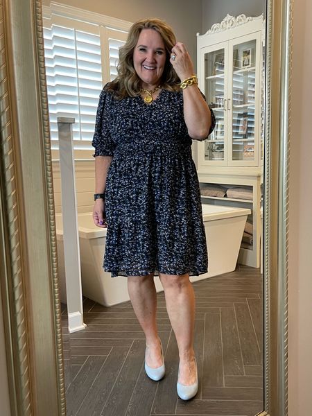 Great little dress that you can wear tennis shoes, wedges or pumps! Add a blazer for the office, or a denim jacket for dinner. 

Use code NANETTE10 for 10% off on the Gibson look order  

#LTKworkwear #LTKstyletip #LTKunder100