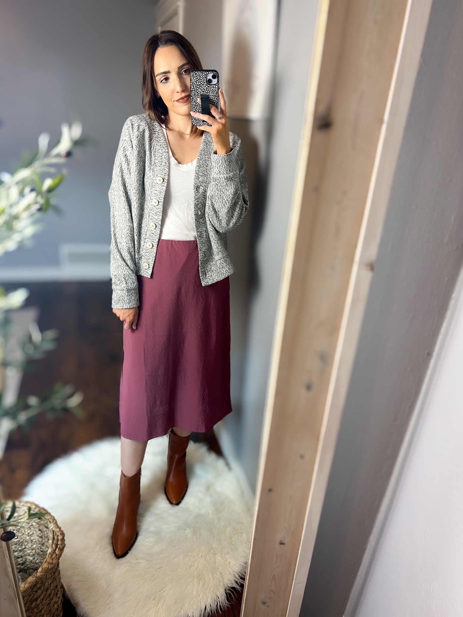 Madewell try on — Madewell sale — Fall outfit 

Marled gray cardigan sweater — TTS, M
*Linked similar layering tanks from Madewell and Target 
Midi slip skirt — TTS, 6
*Highly recommend wearing skirt slip underneath, linked mine from Amazon prime
Fall boots — TTS 

#LTKsalealert #LTKSeasonal #LTKxMadewell