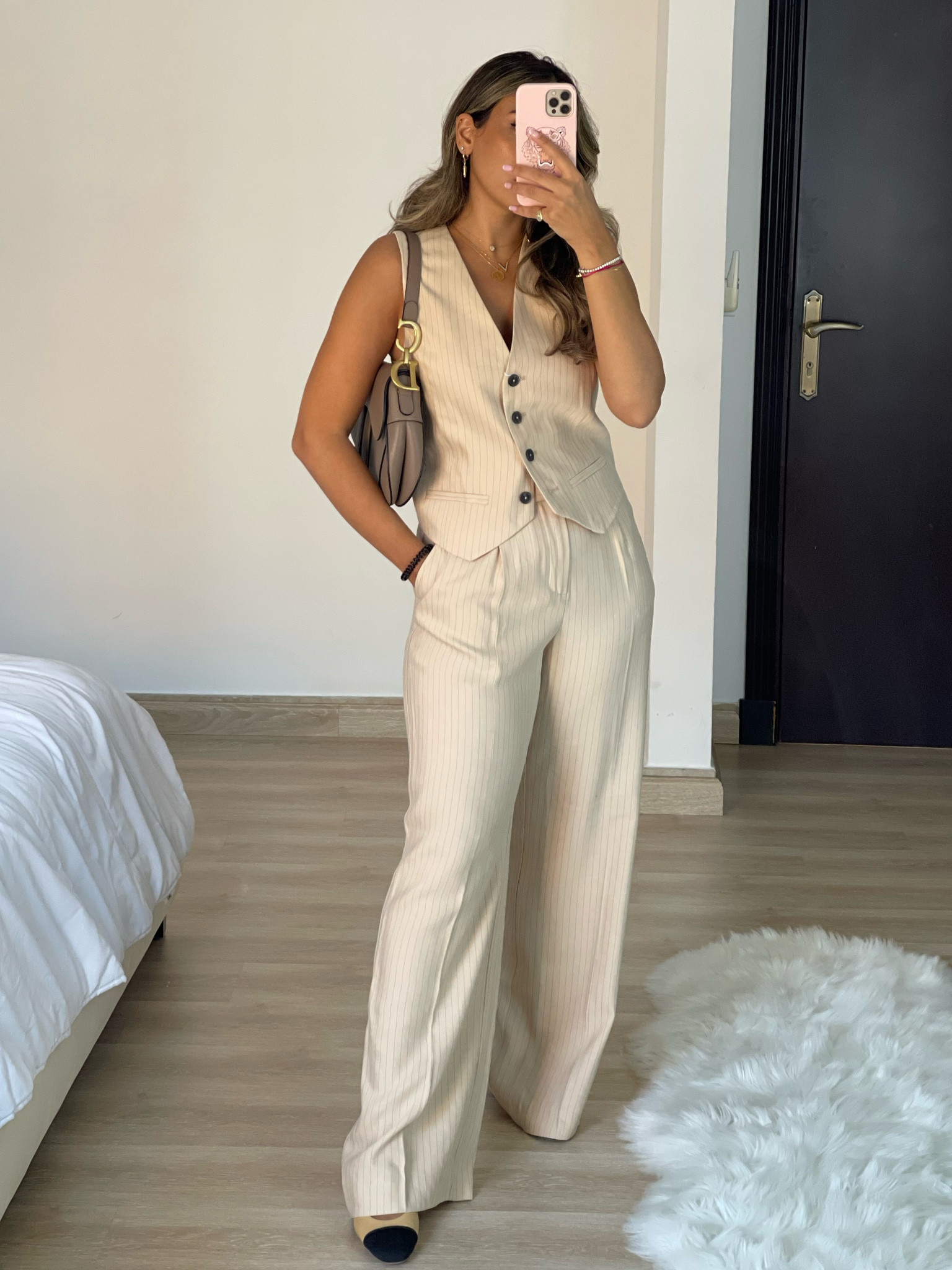 Office/Meeting check-
A matching suit is my go to outfit for work and meetings! Could be blazer for colder weather and waistcoats for a warmer one🤍!
Always structured, on point to look professional!

And its the easiest fastest morning choice 🤫-



#LTKstyletip #LTKSeasonal #LTKworkwear