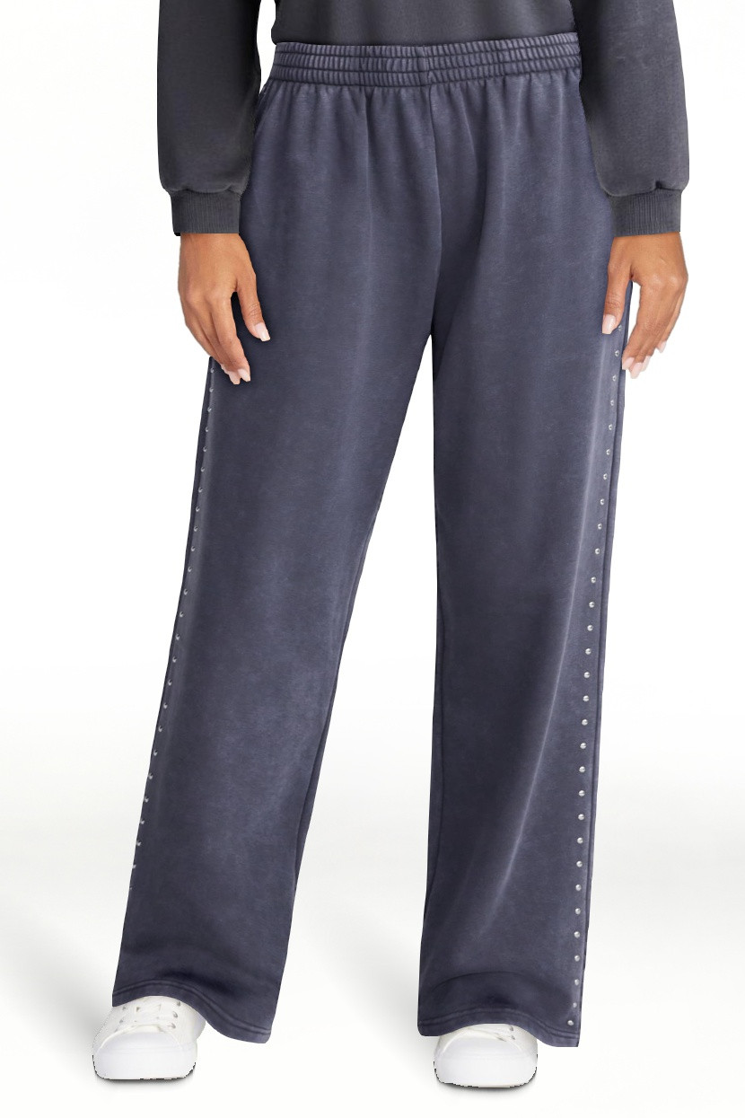 No Boundaries Mineral Wash Studded Sweatpants, 31" Inseam, Women's XXS-XXL | Walmart (US)