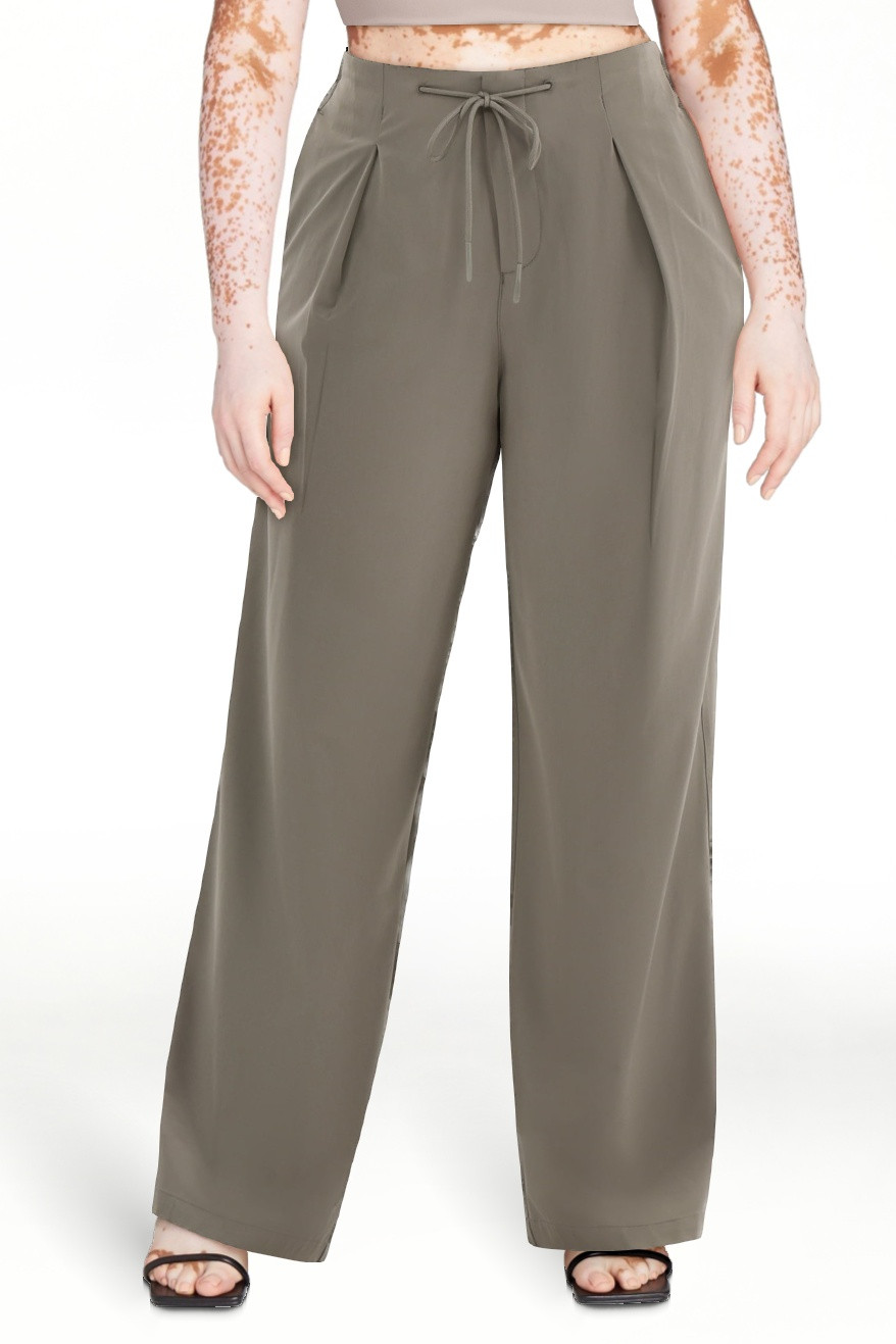 Avia Women's FeatherStretch Pleated Trousers, Sizes XS-XXXL | Walmart (US)
