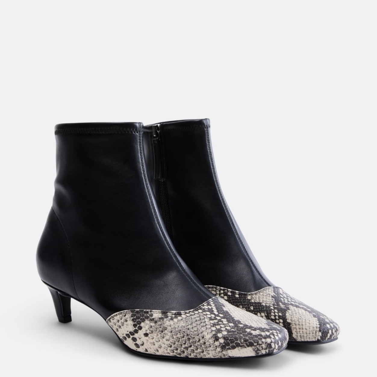 The perfect kitten heel bootie for bootcut jeans!!

#LTKootd #LTKgrwm #LTKOver40