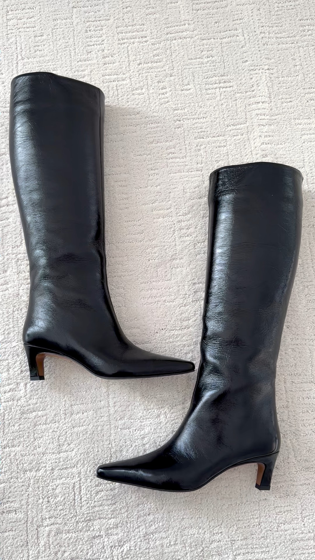 Love these chic waterproof boots from @lacanadienneshoes 
 #ad #LaCanadienneShoes #NoCompromise #MadeforLifeinTheCity #LaCandienneSince1987 #CityDry

#LTKOver40 #LTKSeasonal #LTKShoeCrush