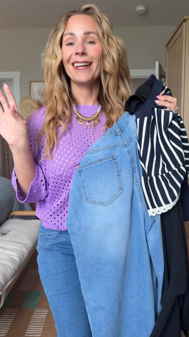 Amazon did NOT disappoint this time 🤍

I grabbed 3 pairs of jeans + 3 tops and ended up with outfits I’ll actually wear on repeat 🙌

The fit, the stretch, the quality… we’re not gatekeeping over here 👏

I linked everything for you 🫶🏻

