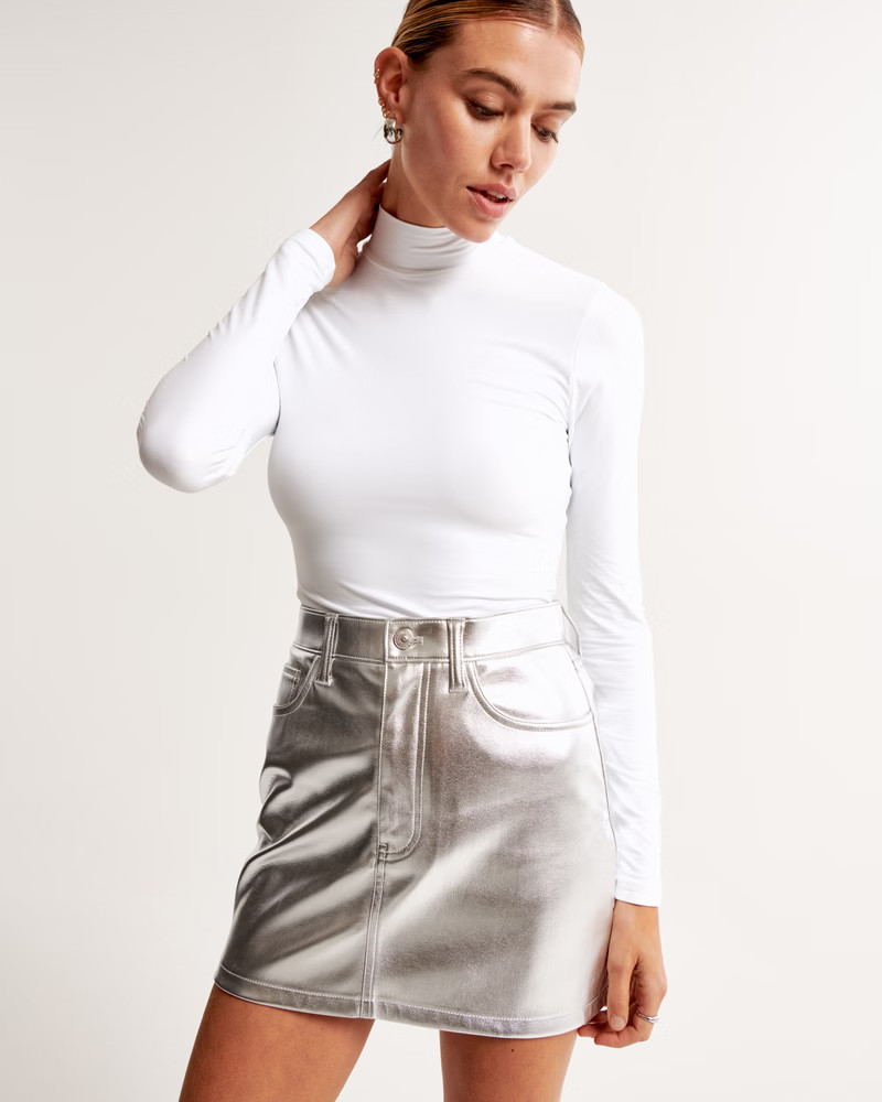 Women's Soft Matte Seamless Long-Sleeve Cropped Mockneck Top | Women's Tops | Abercrombie.com | Abercrombie & Fitch (US)