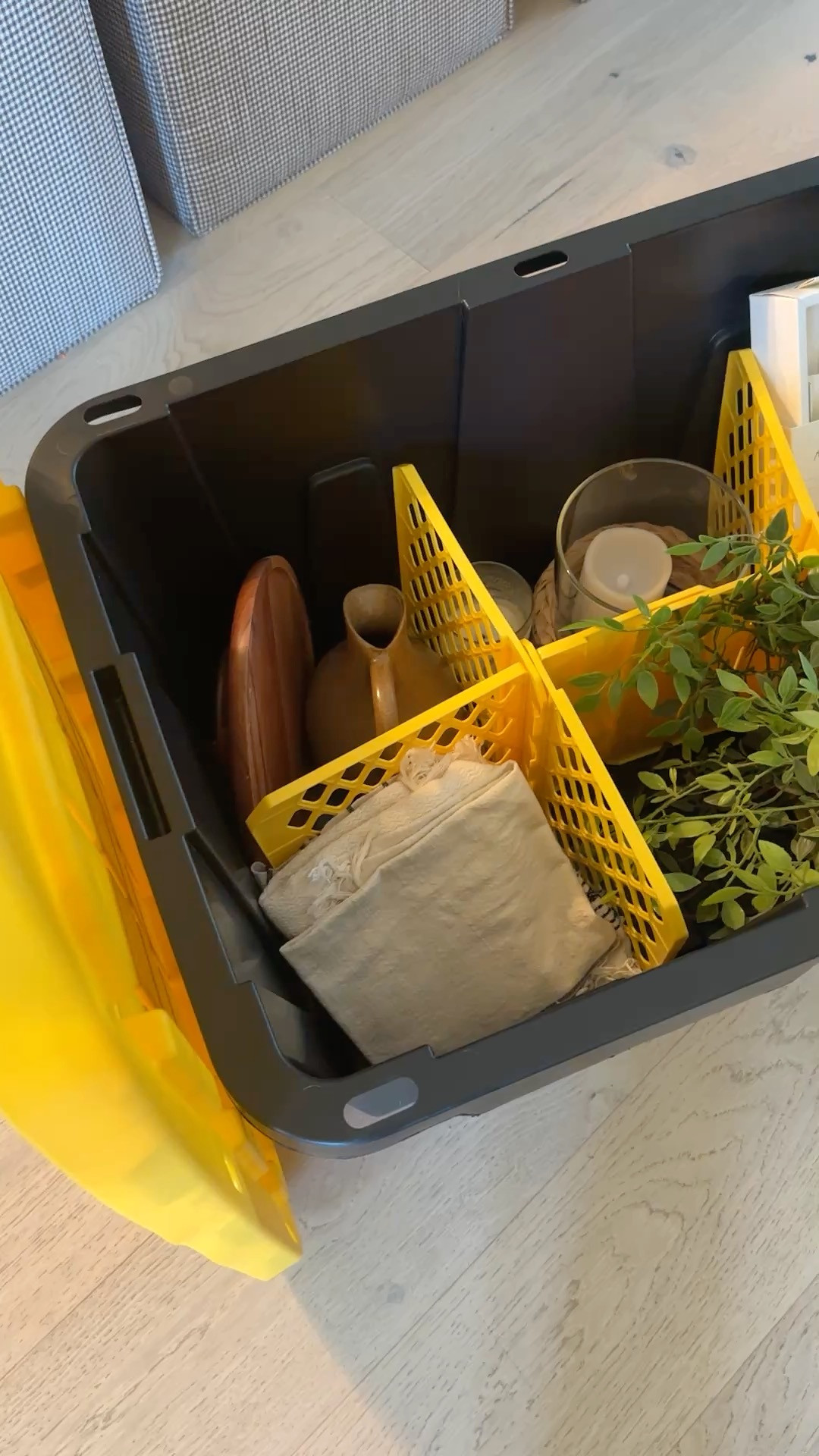My affordable @loweshomeimprovement storage totes with the handiest dividers! Also linked our storage rack and the cutest mini tote that makes the perfect gift card holder 😍  #lowespartner #ad 