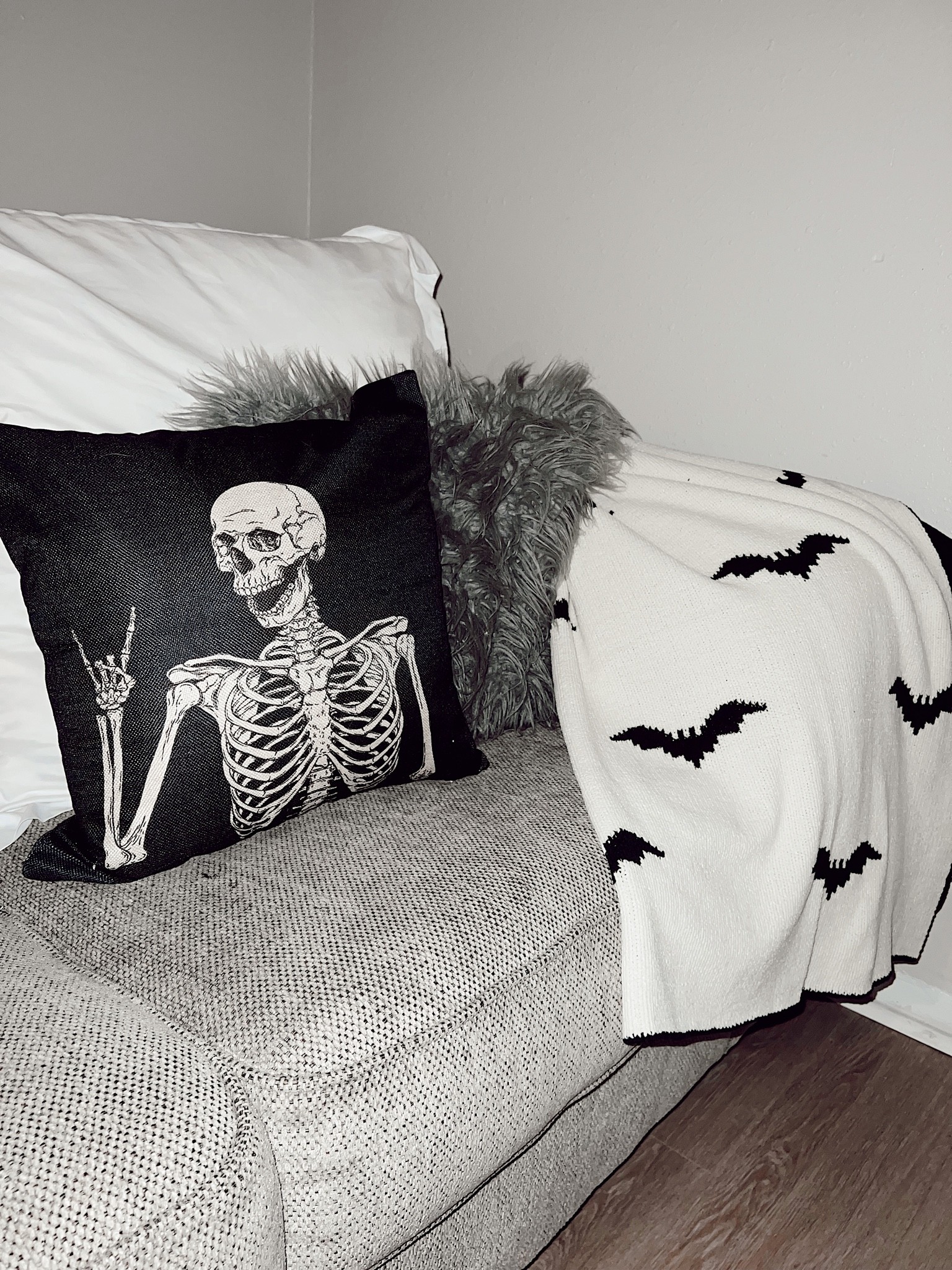 🦇Couch Halloween Decor🦇

#LTKhome #LTKfamily #LTKSeasonal