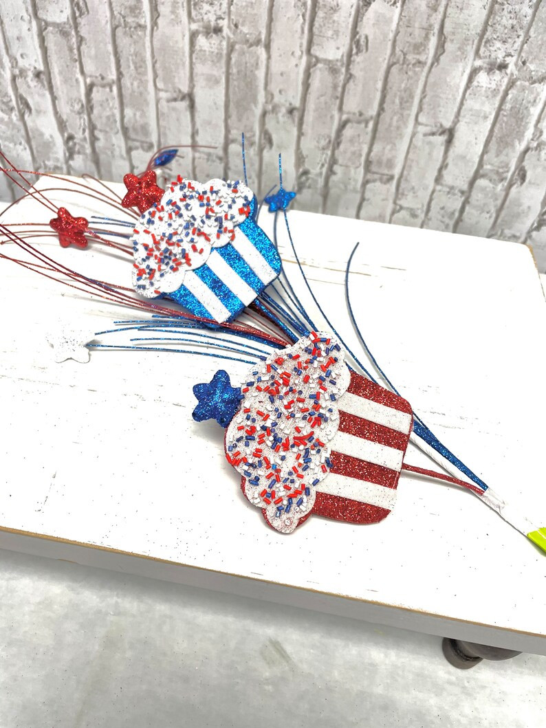Patriotic Cupcake Spray, 74237RWB, Cupcake Spray, Patriotic Spray, Spring Spray, Summer Cupcake S... | Etsy (US)