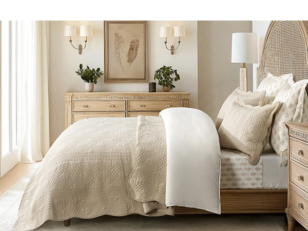 Cotton Scallop Quilt Set, King Size 3 Piece Set – Oversized Lightweight Bedspread with 2 Shams,... | Amazon (US)