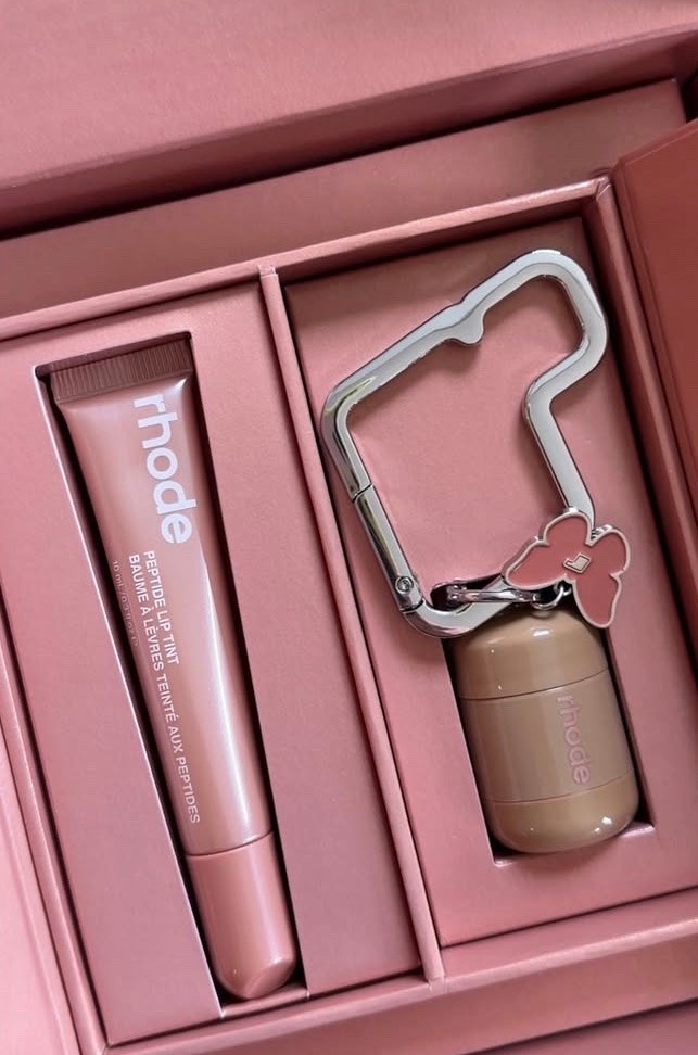 Shop the collection 9/15 👛

#makeup #liptint #blush #keychain #beauty RHODE skin travel charm

#LTKgrwm #LTKmorningroutine #LTKBeauty